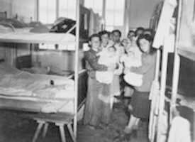 Free download 041 Befreiung KL Dachau Frauen M Neugeborenen 1945[ 1] free photo or picture to be edited with GIMP online image editor